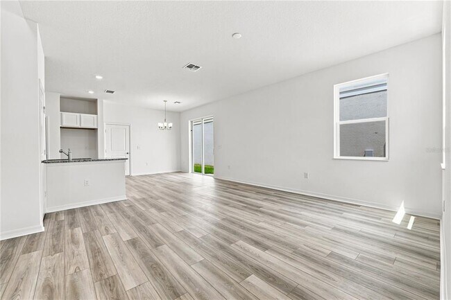 Building Photo - 9588 Westside Hls Dr