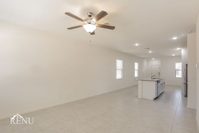 Building Photo - 35327 W San Capistrano Ave