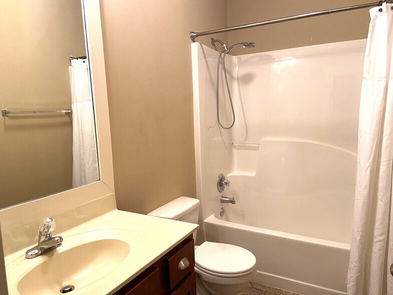 Building Photo - 1036 Crawford Ct