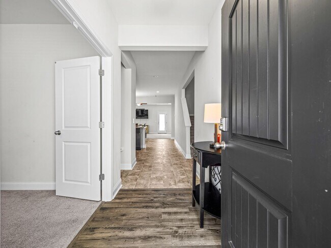 Building Photo - Towne Pointe Community