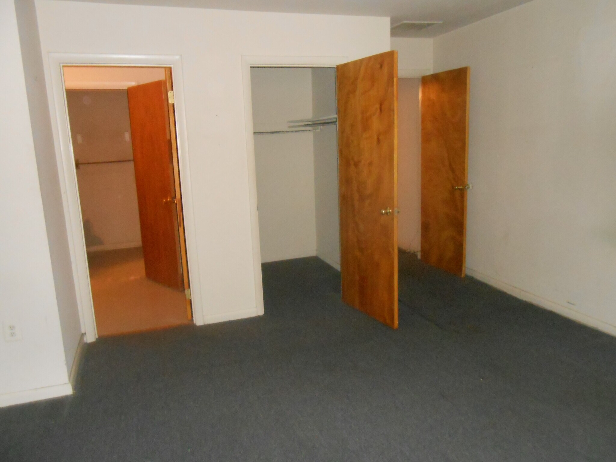 Building Photo - 2013 Walnut St