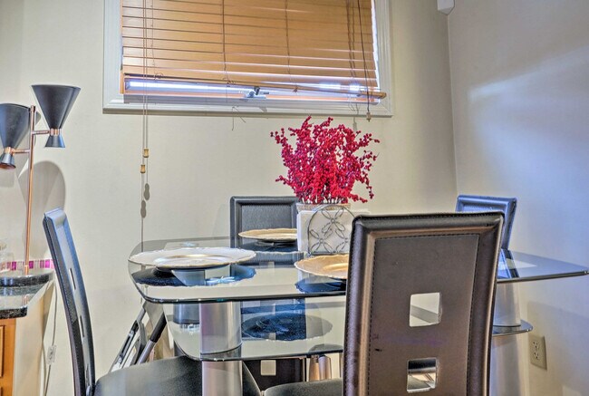 Building Photo - 27 Flint St
