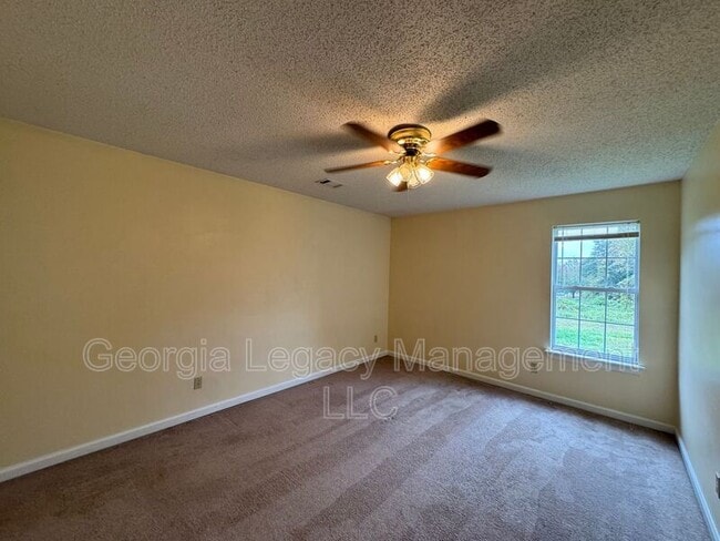 Building Photo - 3018 Old Maysville Rd