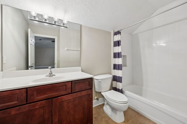 Building Photo - Luxury Living in Amelia National – Resort-...