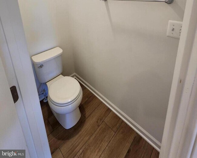 Building Photo - 437 Hillsdale Pl