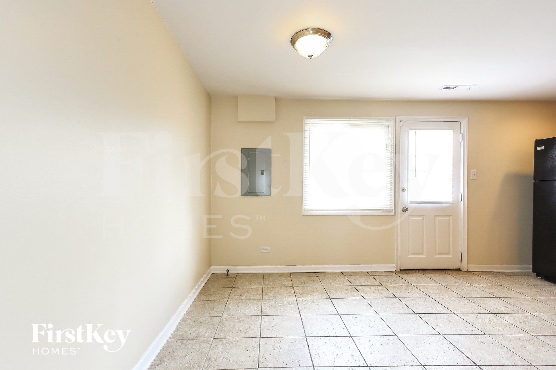 Building Photo - 5141 Oak Center Dr