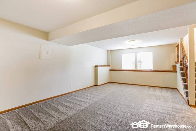 Building Photo - 3 Bed 2.5 Bath In Raymore!  Available 7/1!
