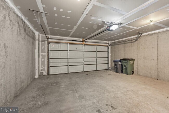 Building Photo - 15983 Marsh Pl