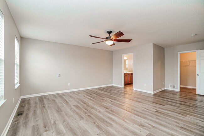 Building Photo - 6334 Oak Trail Dr