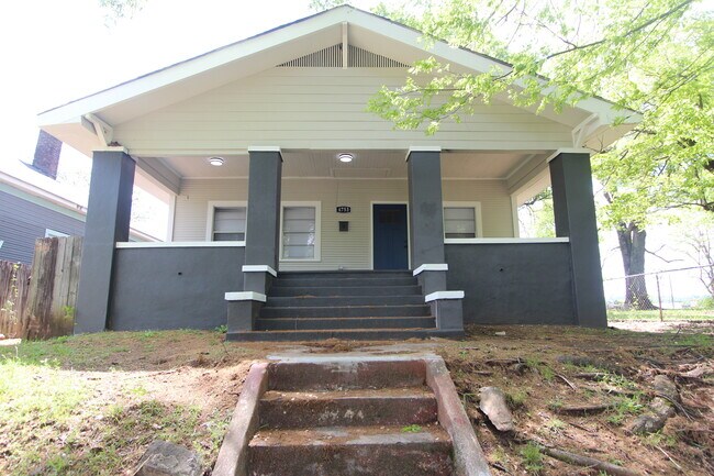 Building Photo - 4753 2nd Ave N