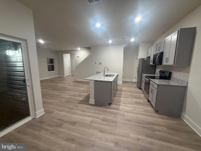 Building Photo - 218 Munsee Cir