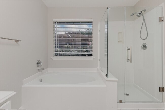 Building Photo - 11 Scenic Brook Ct