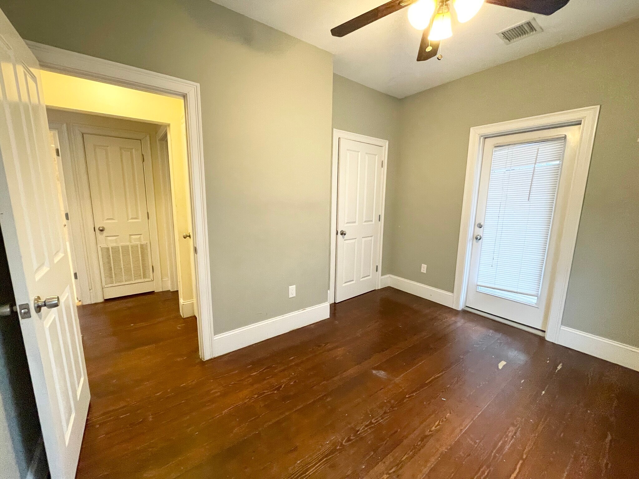 Building Photo - 178 Hillside St