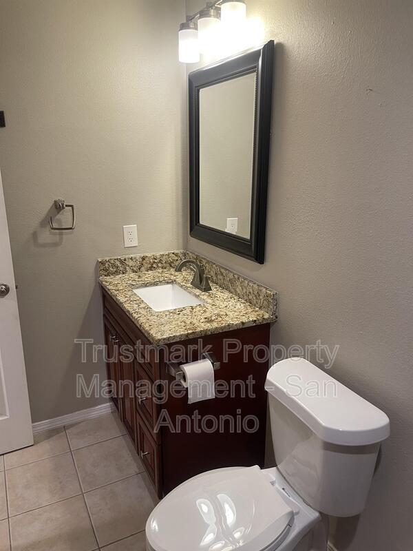 Building Photo - 8335 Bent Meadow Dr