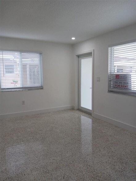 Building Photo - 9228 SW 37th St