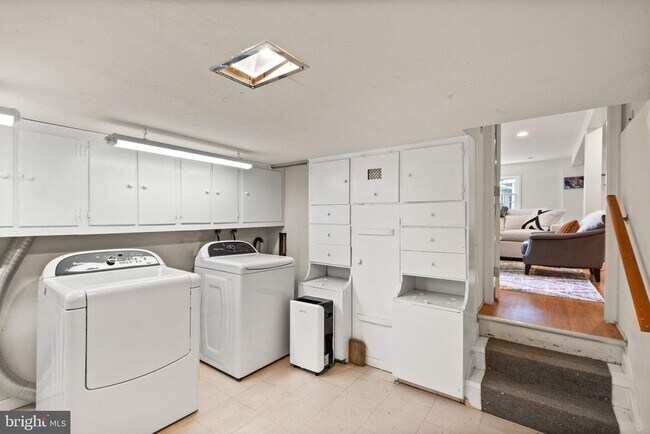 Building Photo - 4408 Tarpon Ln