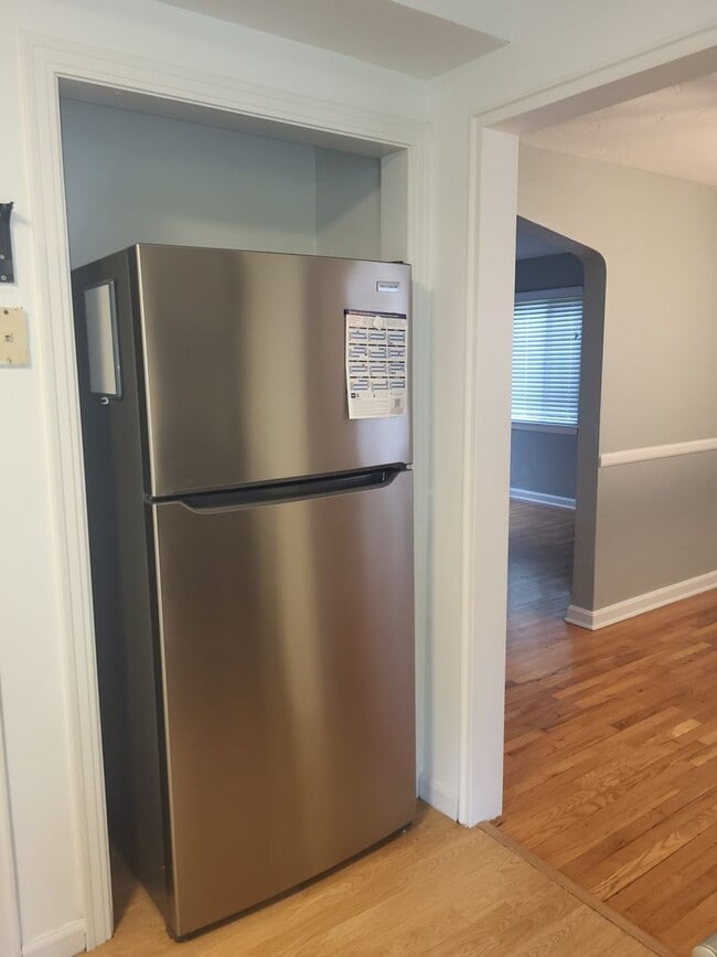 Building Photo - Beautiful 3 bedroom house in Brookline