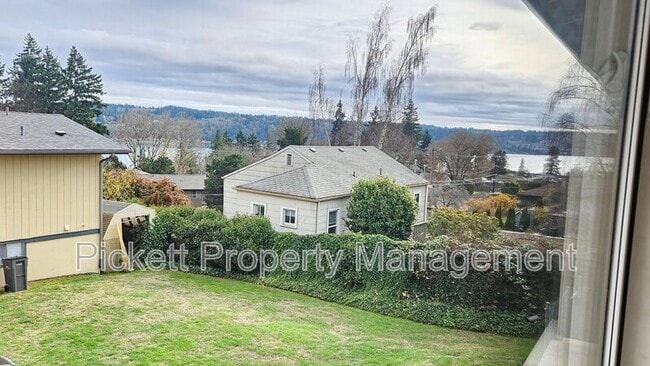 Building Photo - 1621 Trenton Ave