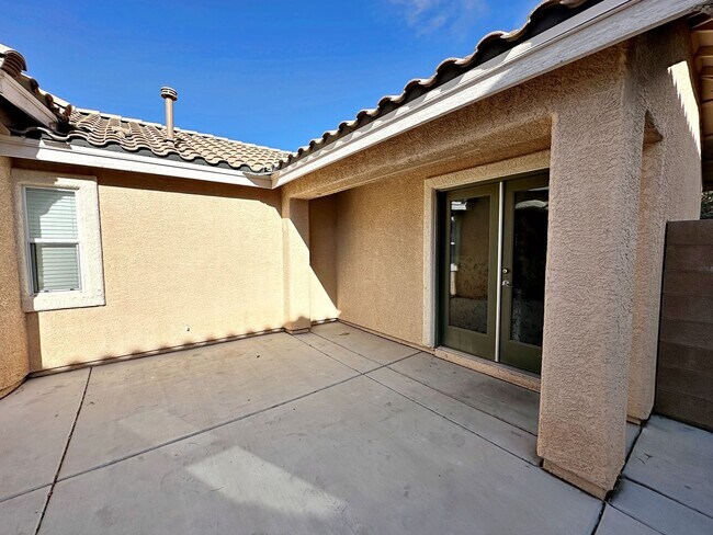 Building Photo - SINGLE STORY HOME WITH CASITA IN GATED COMMUNITY