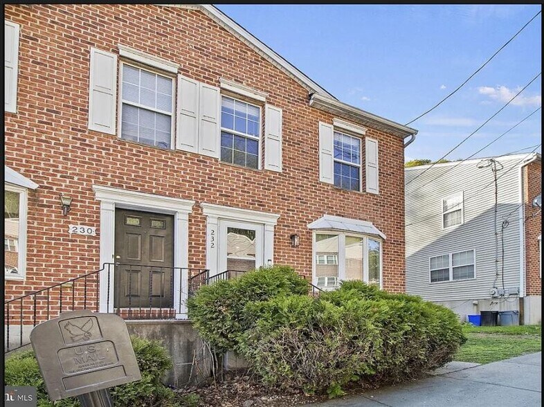 Building Photo - 232 Parker Ave