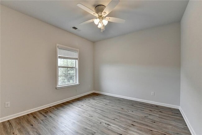 Building Photo - 2017 Yvette Wy