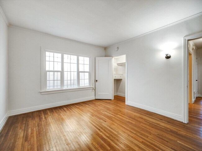 Building Photo - 243 N Berendo St