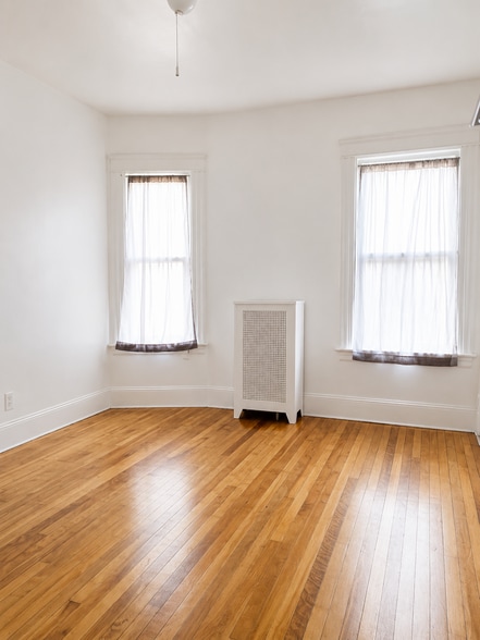 Bedroom 3 - 98 Dana Ave