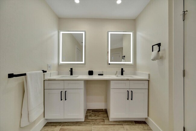 Building Photo - 7724 Simon Ridge Ct