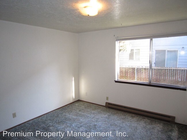 Building Photo - 1425-1439 Salishan St SE