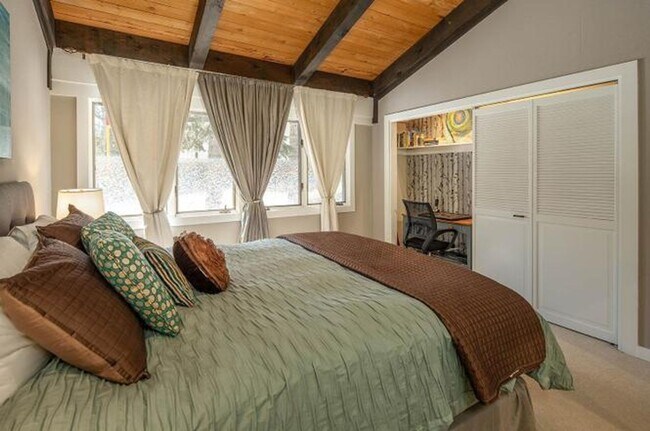 Building Photo - Elevated Olympic Valley Two-Bedroom Condo