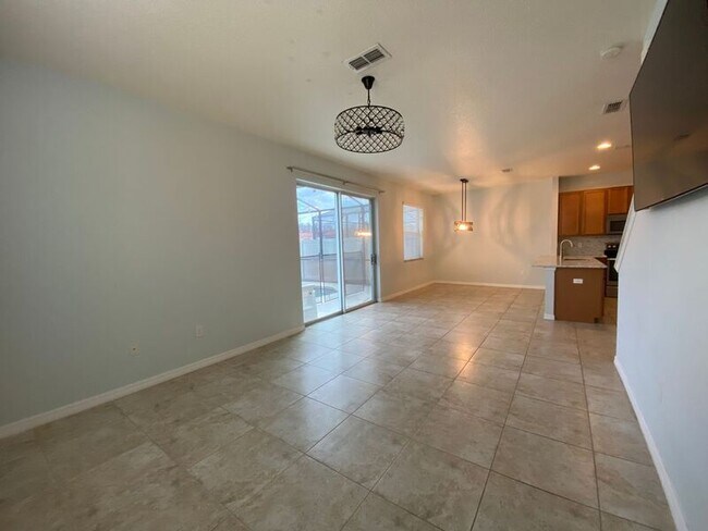 Building Photo - 541 Las Fuentes Dr