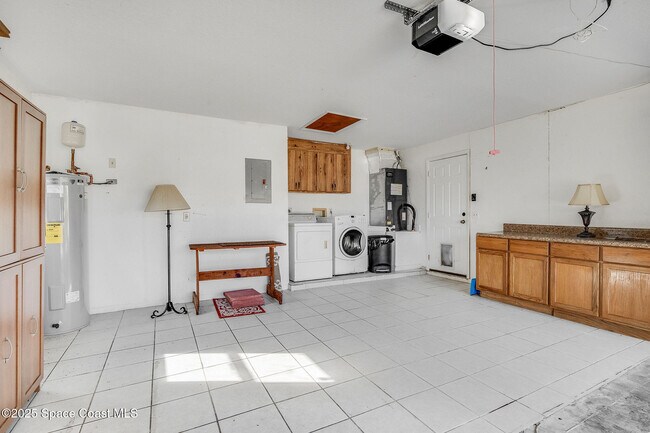 Building Photo - 115 Angelo Rd SE