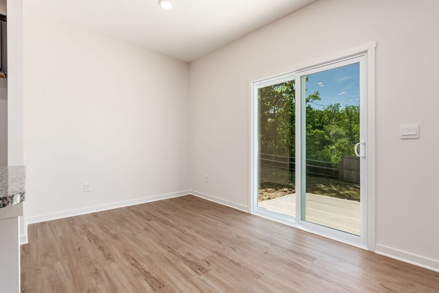 Building Photo - 2787 Horsham Dr
