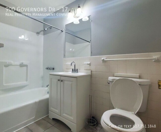 Building Photo - 900 Governors Dr
