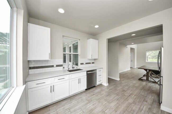 Building Photo - 4228 Bellfort Ave