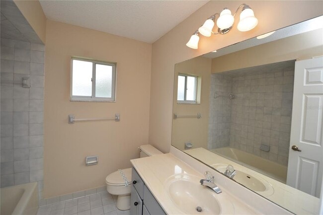 Building Photo - 30 Farmsworth Dr