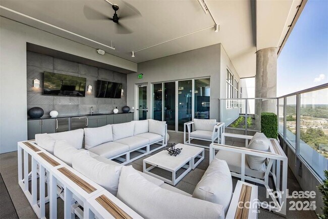 Building Photo - 13230 Ballantyne Corporate Pl