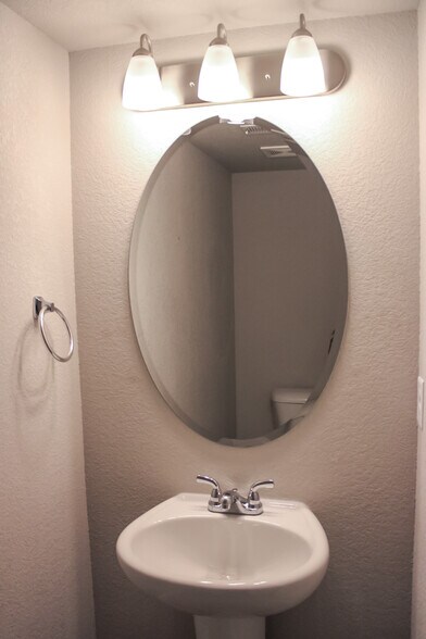 HALF BATH ANGLE1 - 4159 Samaritan Loop