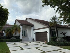 Building Photo - 14853 SW 42nd Ln
