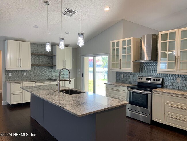 Building Photo - 9226 Hawks Run Ln