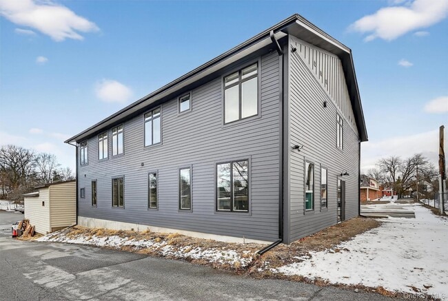 Building Photo - 19 Welling Pl