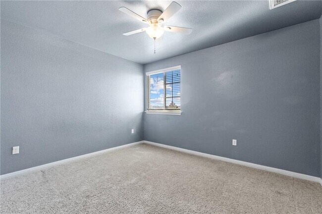 Building Photo - 170 Kingfisher Ln