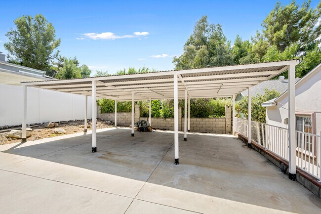 Building Photo - 4839 Lowell Ave