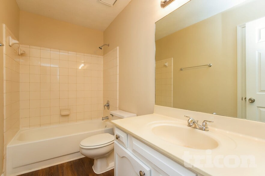 Building Photo - 636 Fair Harbor Dr