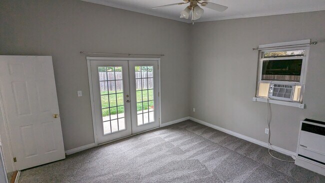 Building Photo - 3840 Homecomer Dr