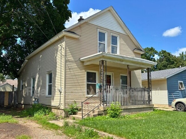 Building Photo - 2257 Berwyn Ave SW