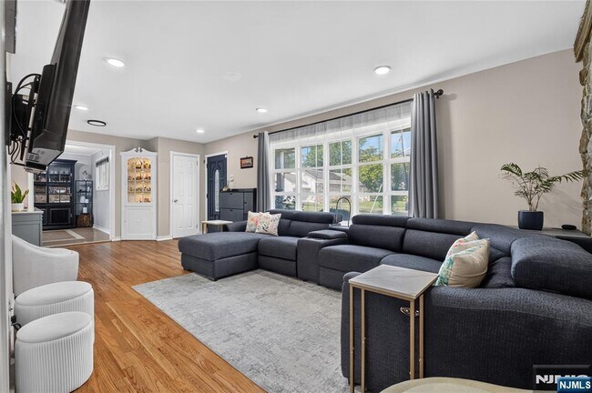 Building Photo - 8 Coyles Ct