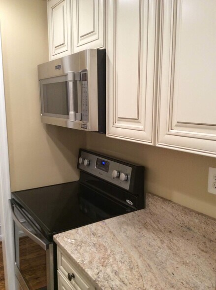 Upgraded oven/stove & microwave - 236 Maryland Ave NE