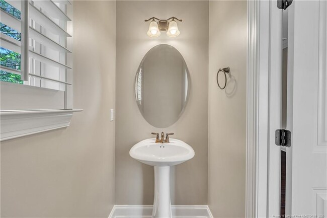 Building Photo - 108 Broyles Ct