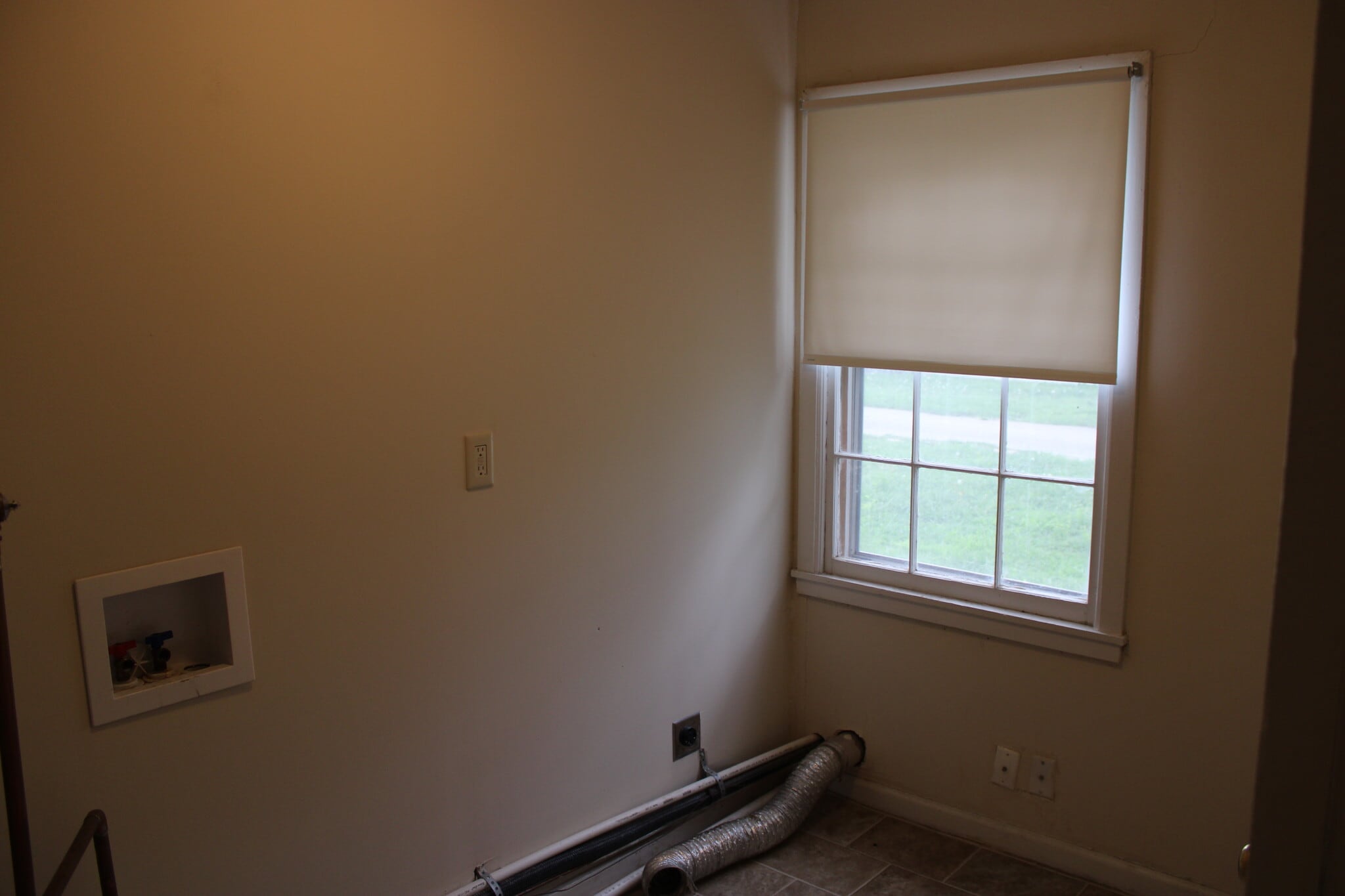 Building Photo - 3861 E Roseberry St